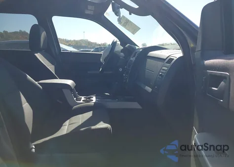 2010 Ford Escape Xlt z USA, uszkodzony, nr VIN 1FMCU0DG9AKD44422